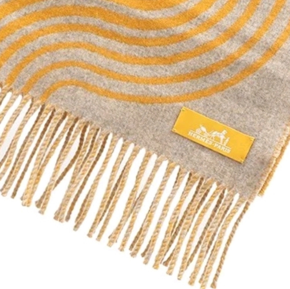 *BRAND New In Box * Hermés La Maison Cashmere Kazak Vagh Gold & Tan Wave Scarf - Picture 3 of 7